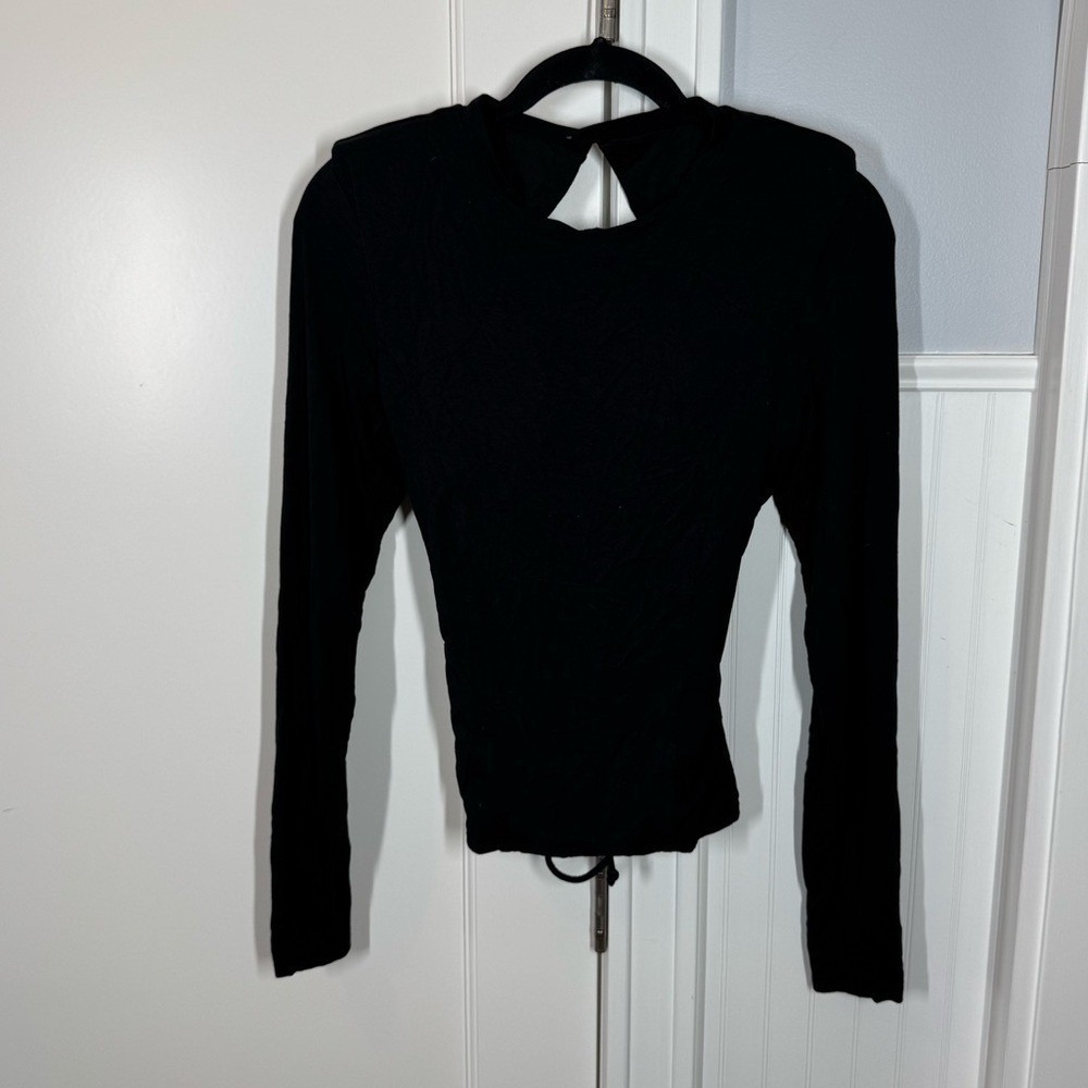 NWT TA3 Shapey Crew Neck Top size large in black slimming neutral minimalist